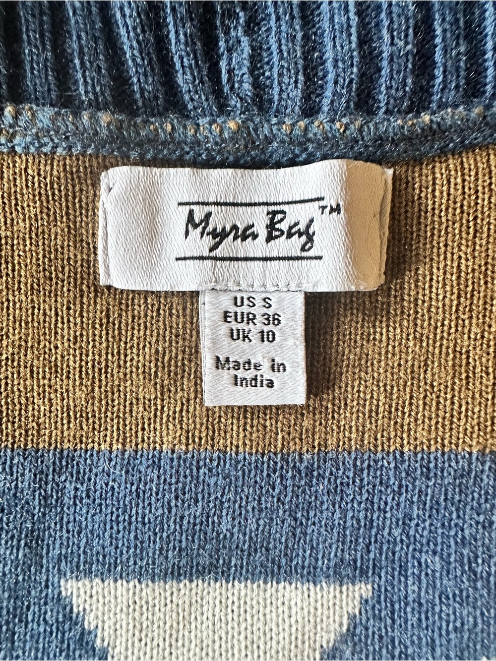 Maya bag southwestern Aztec Open-Front Blue & Rust Geometric Cardigan Sweater - Picture 5 of 6